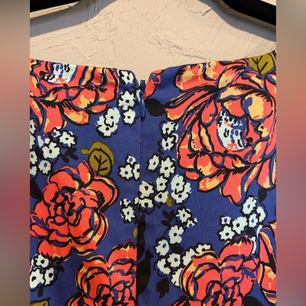 Beautiful floral dress - Picture 7 of 9